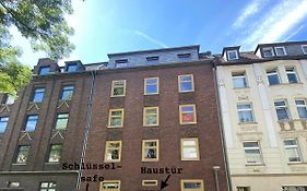 FeelsLikeHome - Stylische und zentrale Altbauwohnung mit Terrasse&Garten